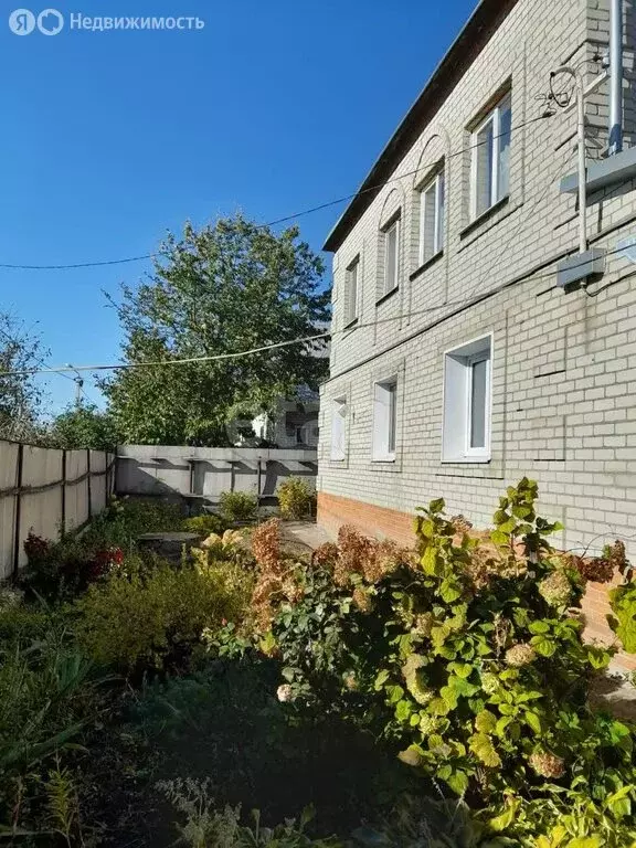 Дом в посёлок Комсомольский, улица Дружбы (273 м) - Фото 2