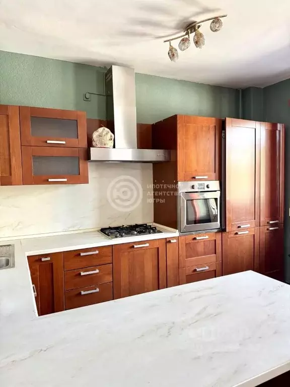 3-к кв. Ханты-Мансийский АО, Ханты-Мансийск ул. Энгельса, 26 (108.7 м) - Фото 1