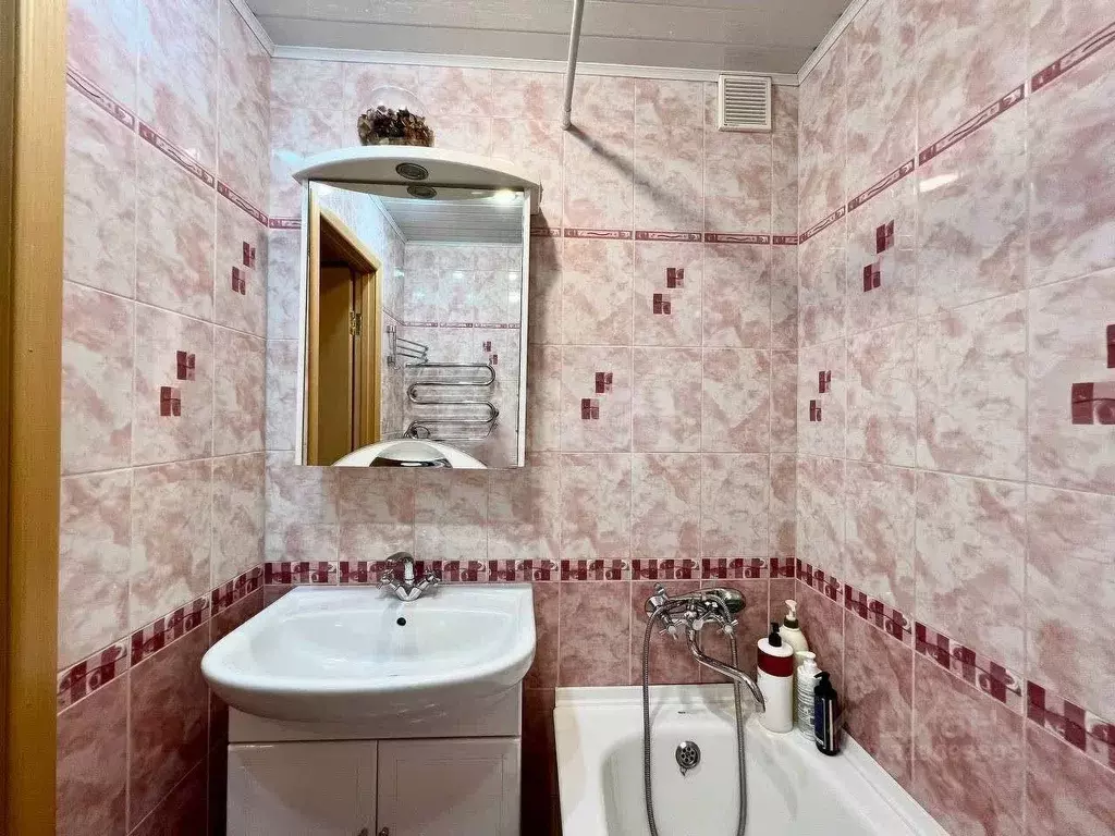 2-к кв. Приморский край, Владивосток Каштановая ул., 15 (51.0 м) - Фото 0