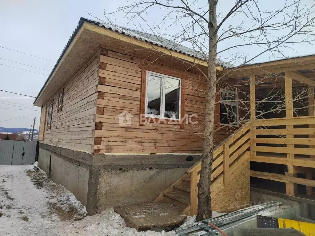 Дом в Бурятия, Иволгинский район, Сотниковское с/пос, с. Сотниково ул. ... - Фото 1