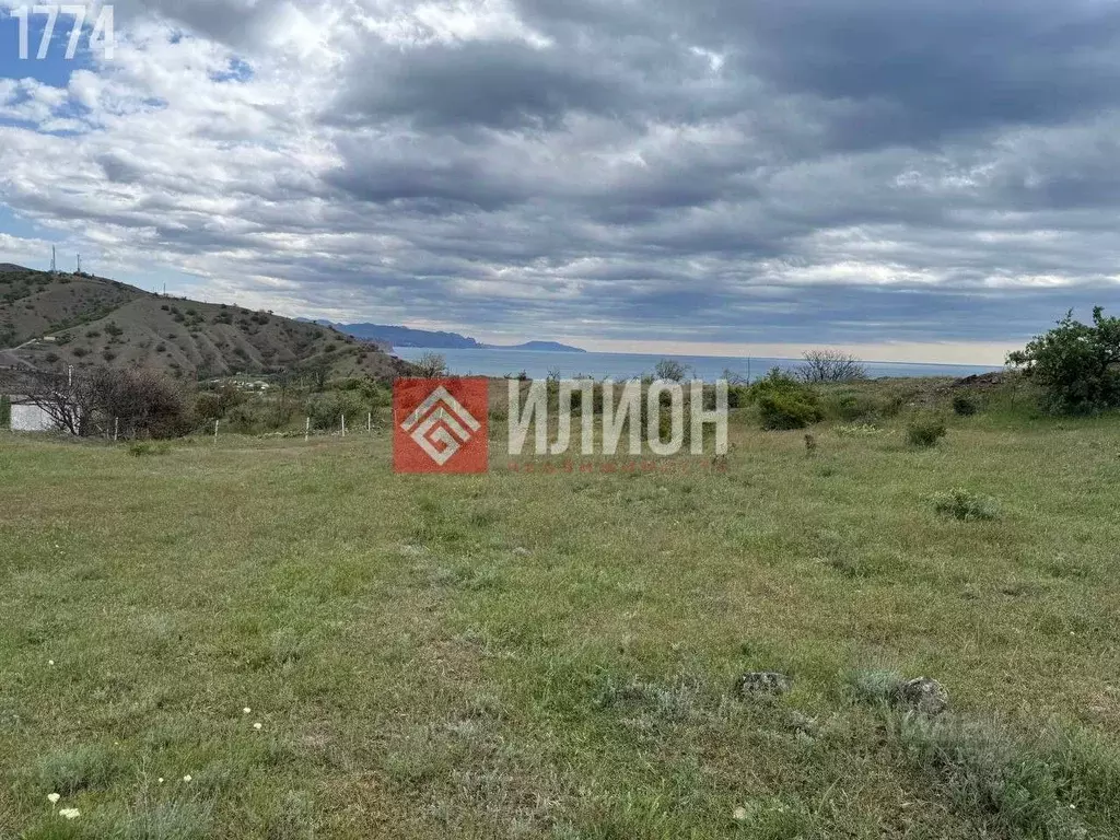 Участок в Крым, Алушта муниципальный округ, с. Приветное  (4.4 сот.) - Фото 0