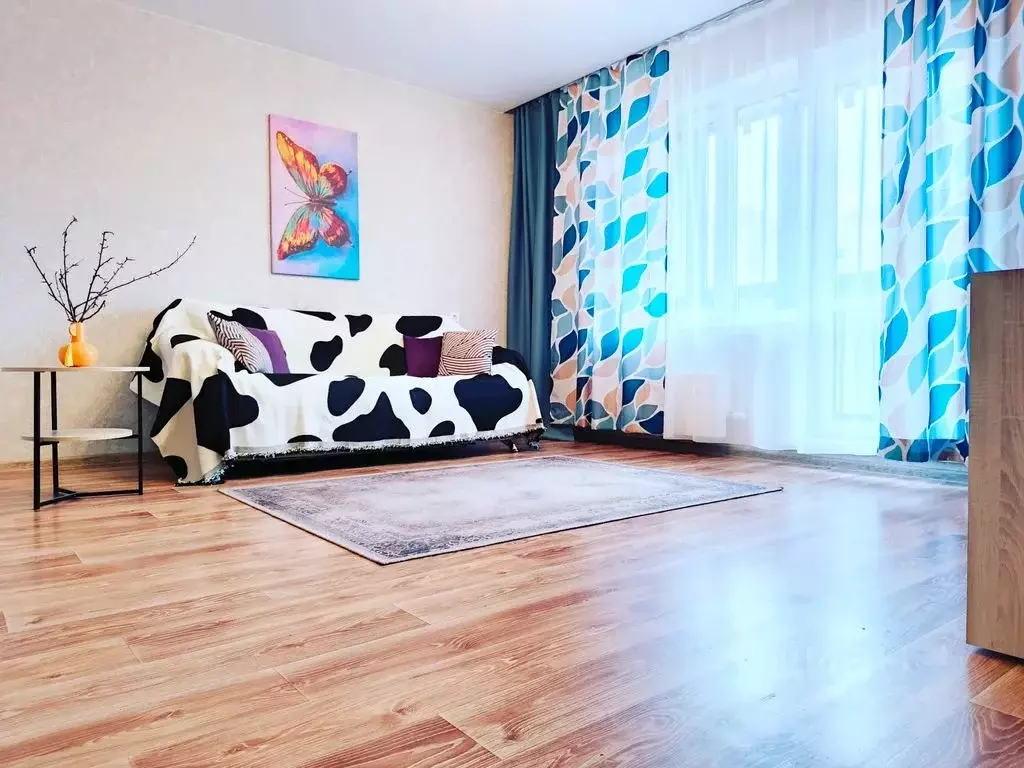 2-к кв. Красноярский край, Красноярск ул. Дубровинского, 110Б (72.0 м) - Фото 0