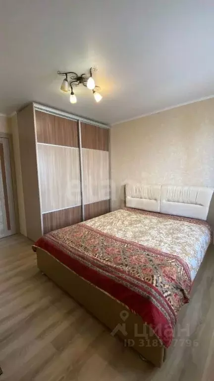 3-к кв. Брянская область, Брянск ул. Комарова, 57 (82.0 м) - Фото 0