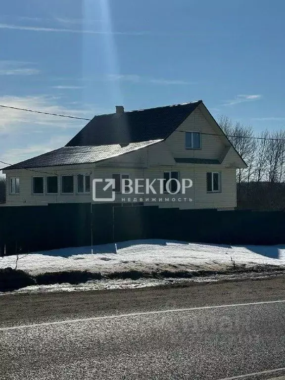 Дом в Ярославская область, Пошехонский муниципальный округ, с. Белое ... - Фото 1