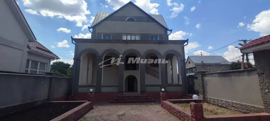 Дом в Крым, Симферополь ул. Баррикадная, 47 (650 м) - Фото 1