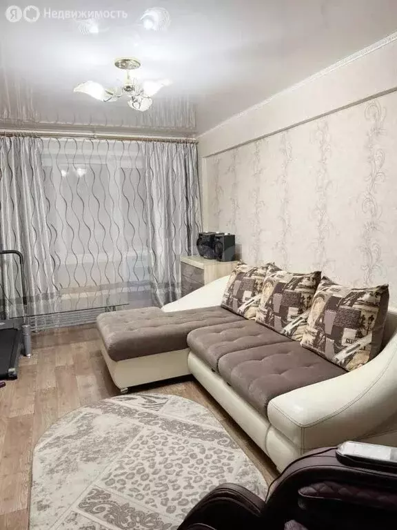 3-комнатная квартира: 5-й микрорайон, 23А (69.8 м) - Фото 1