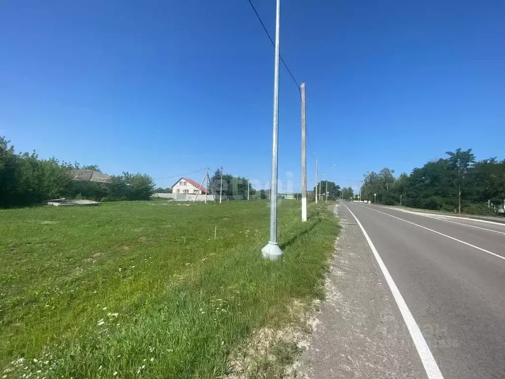 Участок в Белгородская область, Старооскольский городской округ, с. ... - Фото 0