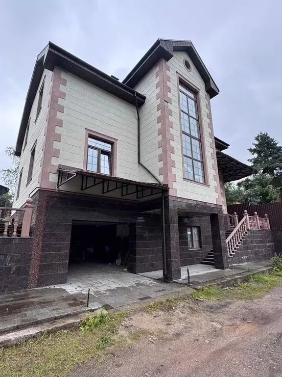 Дом в Ленинградская область, Всеволожск Армянский пер. (312 м) - Фото 0