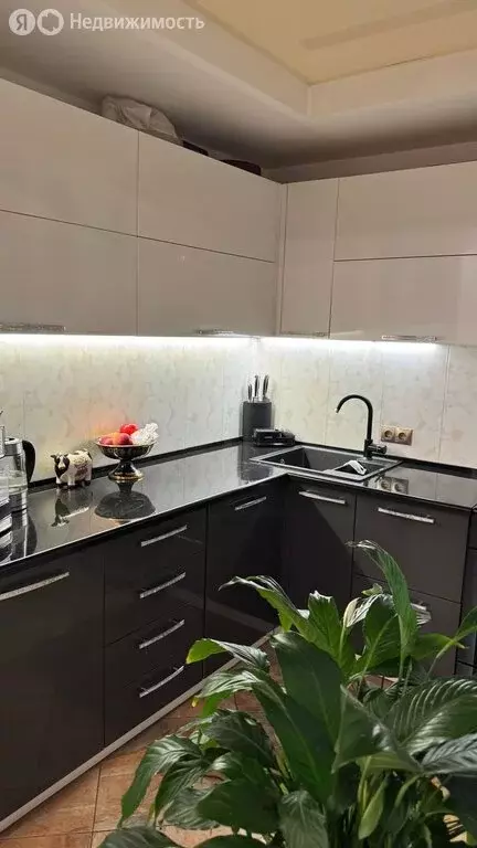 3-комнатная квартира: Красноярск, Свердловская улица, 9А (60.6 м) - Фото 1