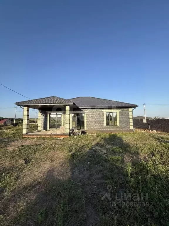 Дом в Курская область, Курский район, Моковский сельсовет, д. 1-я ... - Фото 1