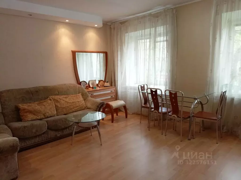 2-к кв. Омская область, Омск Октябрьская ул., 124 (44.4 м) - Фото 2