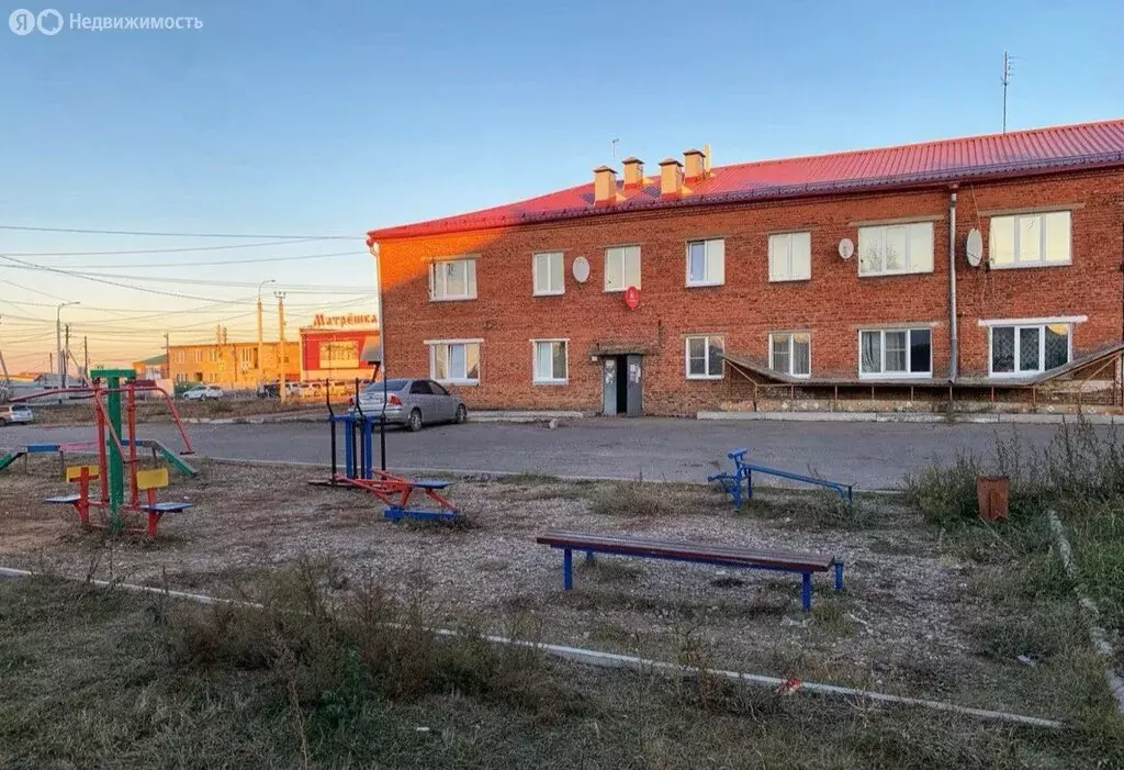 3-комнатная квартира: село Хомутово, улица Мичурина, 8 (57.8 м) - Фото 1