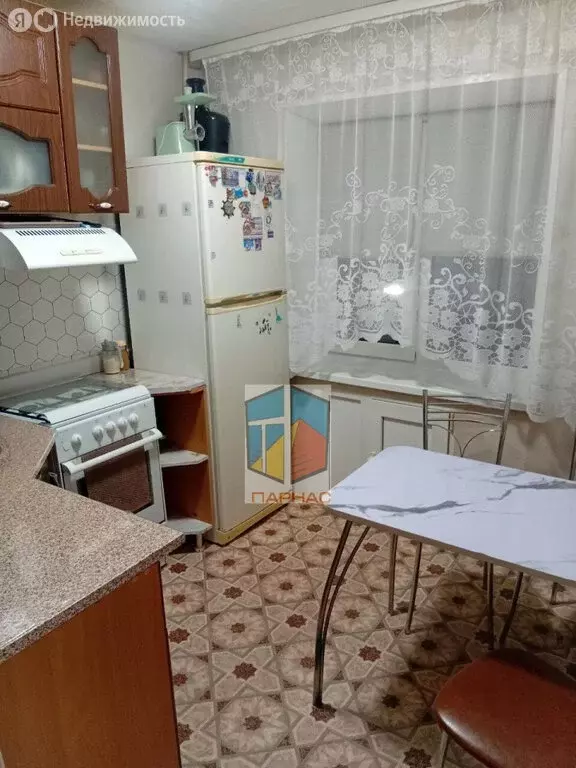 2-комнатная квартира: Краснотурьинск, улица Ленинского Комсомола, 34 ... - Фото 1