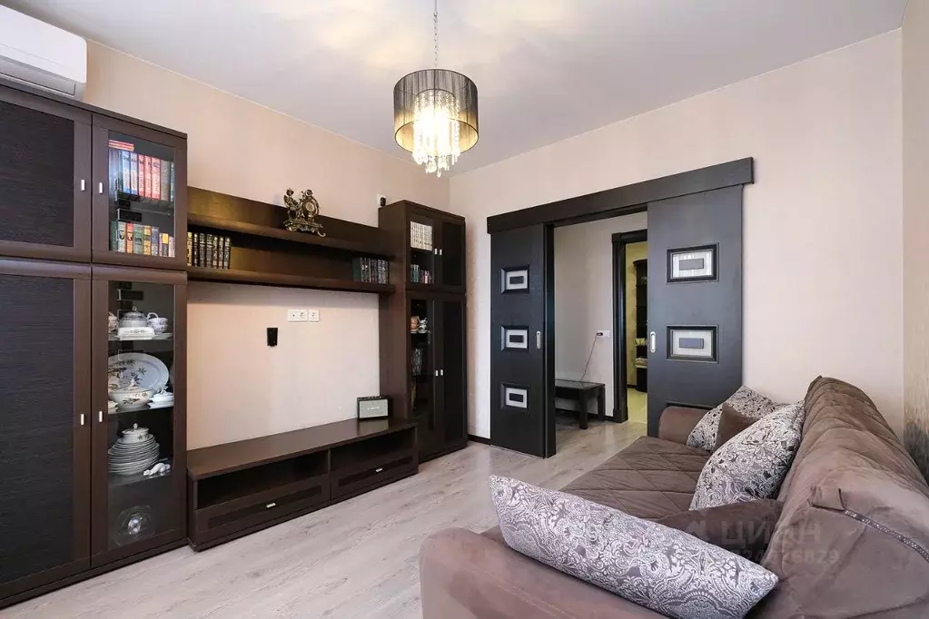 3-к кв. Новосибирская область, Новосибирск ул. Сибревкома, 7/1 (81.0 ... - Фото 1