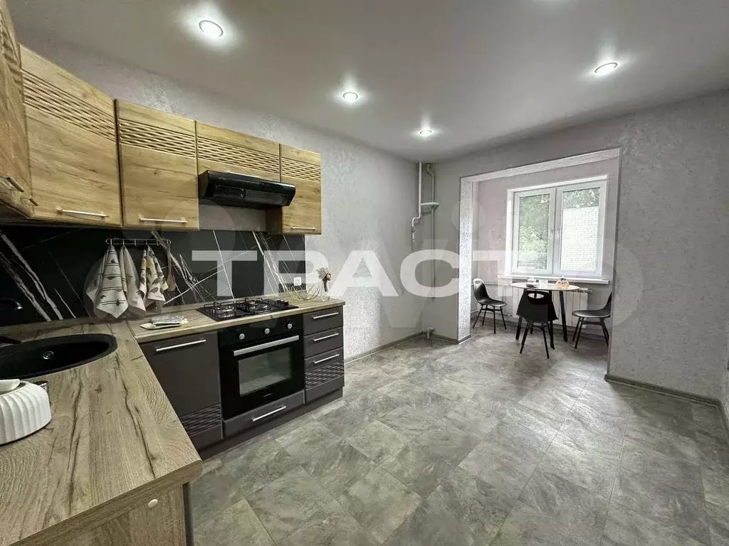 2-к. квартира, 68 м, 1/10 эт. - Фото 1
