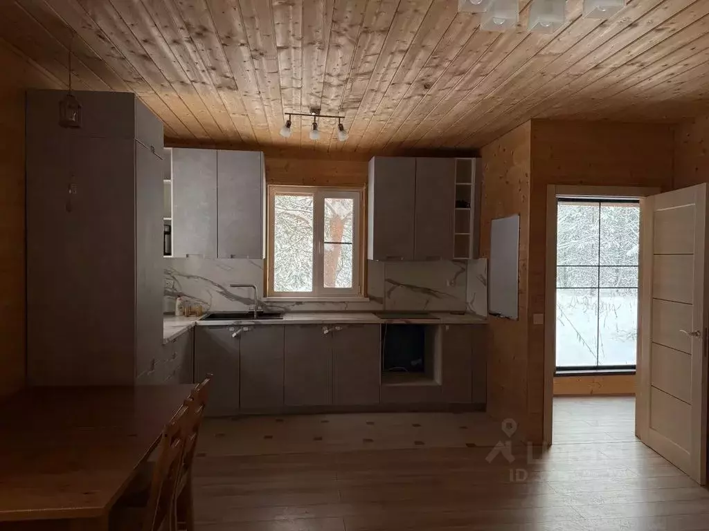 Дом в Тверская область, Калязинский муниципальный округ, д. Устье ул. ... - Фото 1