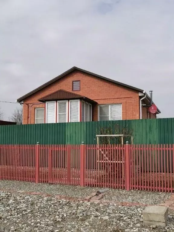 Дом в Астраханская область, Икрянинский район, Ильинка рп Мостовая ... - Фото 1