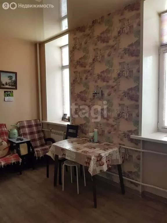 4-комнатная квартира: Екатеринбург, улица Малышева, 10 (90 м) - Фото 1
