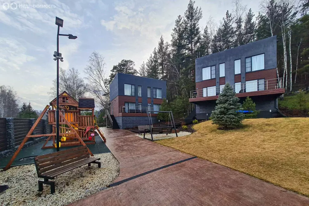Дом в село Сыростан, Известная улица, 32 (132 м) - Фото 1