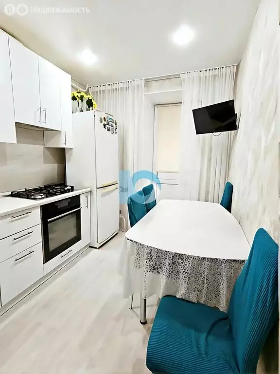 3-комнатная квартира: село Кандры, улица Матросова, 11Б (62.5 м) - Фото 2