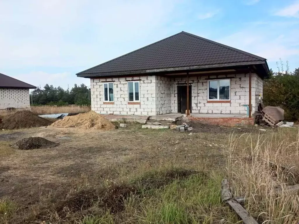 Дом в Белгородская область, Старооскольский городской округ, с. ... - Фото 1