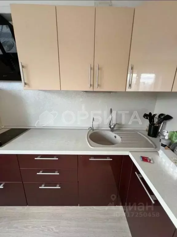 2-к кв. Тюменская область, Тюмень ул. Газовиков, 69 (53.9 м) - Фото 0