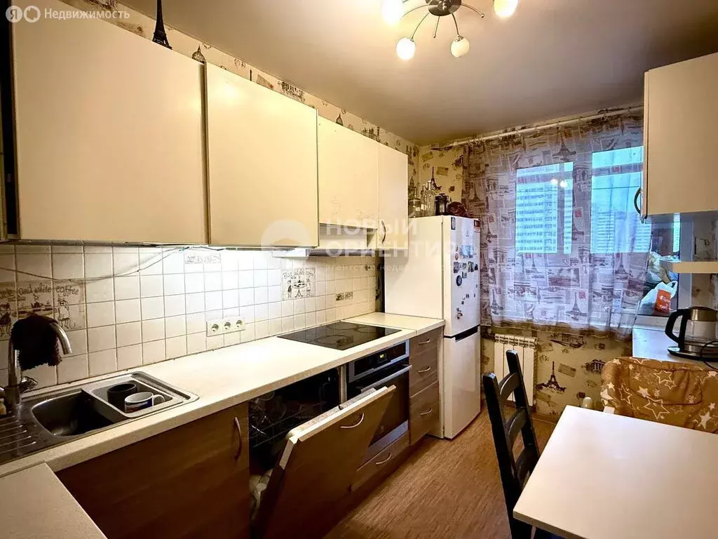 2-комнатная квартира: Екатеринбург, улица Ильича, 28 (48 м) - Фото 1