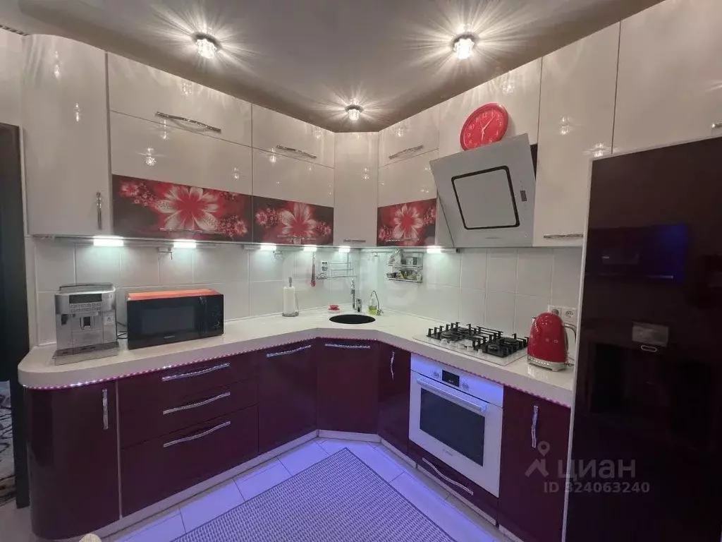 3-к кв. Ямало-Ненецкий АО, Новый Уренгой Молодежная ул., 7Г (70.1 м) - Фото 1