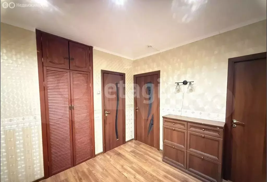 3-комнатная квартира: посёлок Парголово, улица Фёдора Абрамова, 16к1 ... - Фото 1