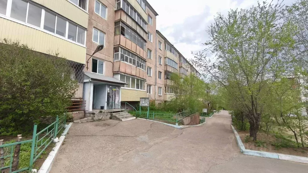 1-к кв. Бурятия, Улан-Удэ просп. Строителей, 6 (33.2 м) - Фото 1