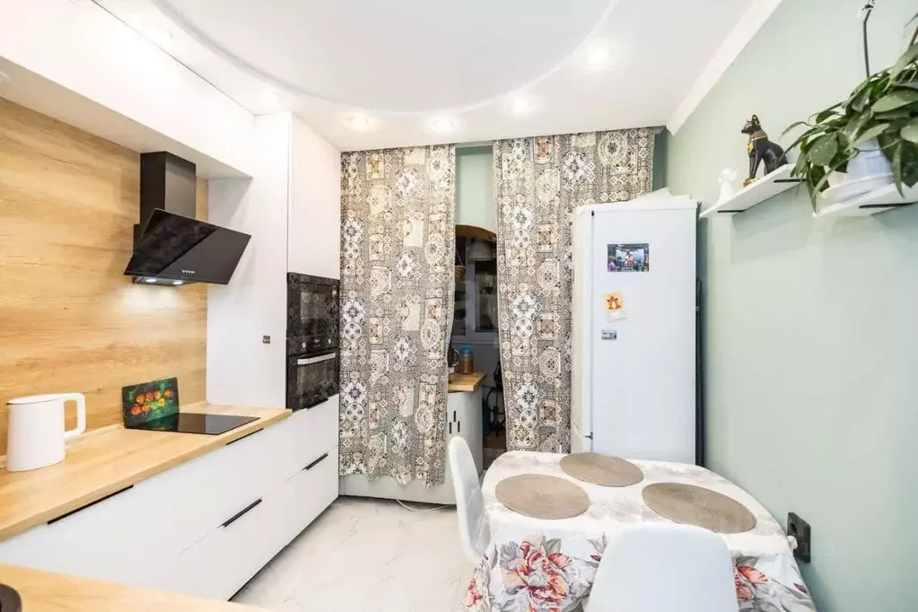 3-к кв. Ханты-Мансийский АО, Сургут ул. 30 лет Победы, 37/2 (74.0 м) - Фото 1