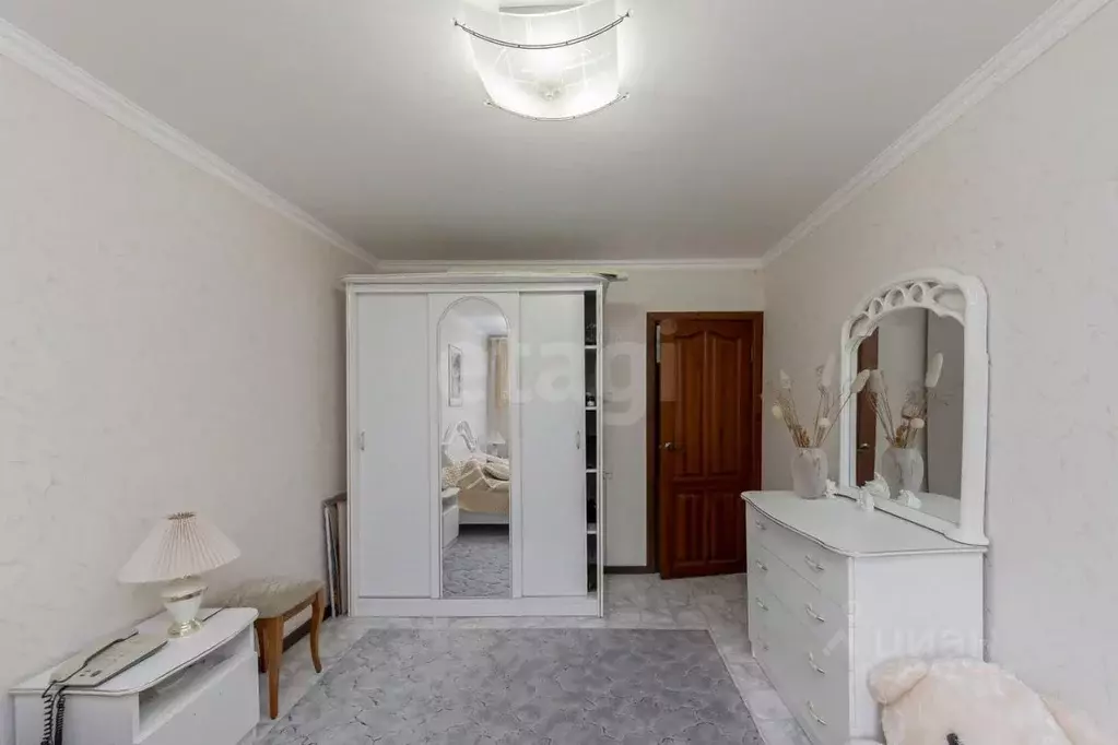 3-к кв. Тюменская область, Тюмень ул. Монтажников, 17к1 (89.0 м) - Фото 1