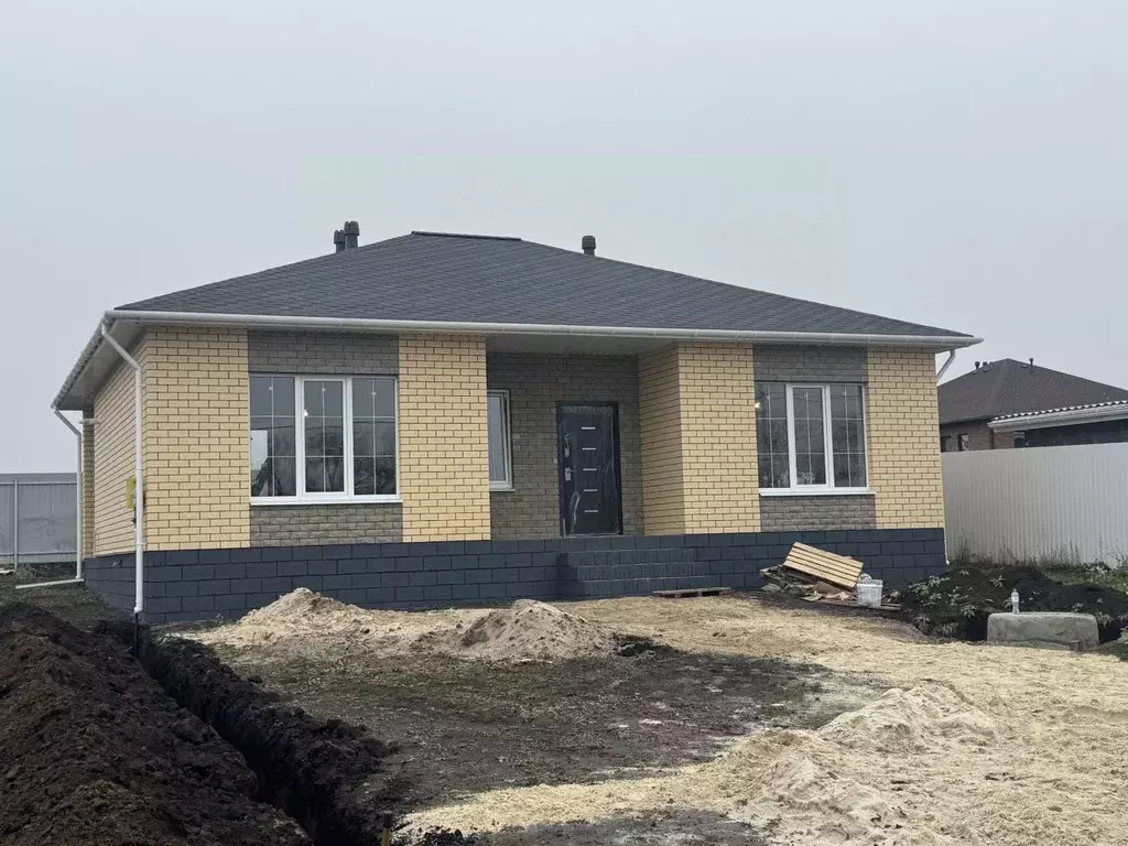 Дом в Белгородская область, Белгород ул. Евгения Павловского (108 м) - Фото 1