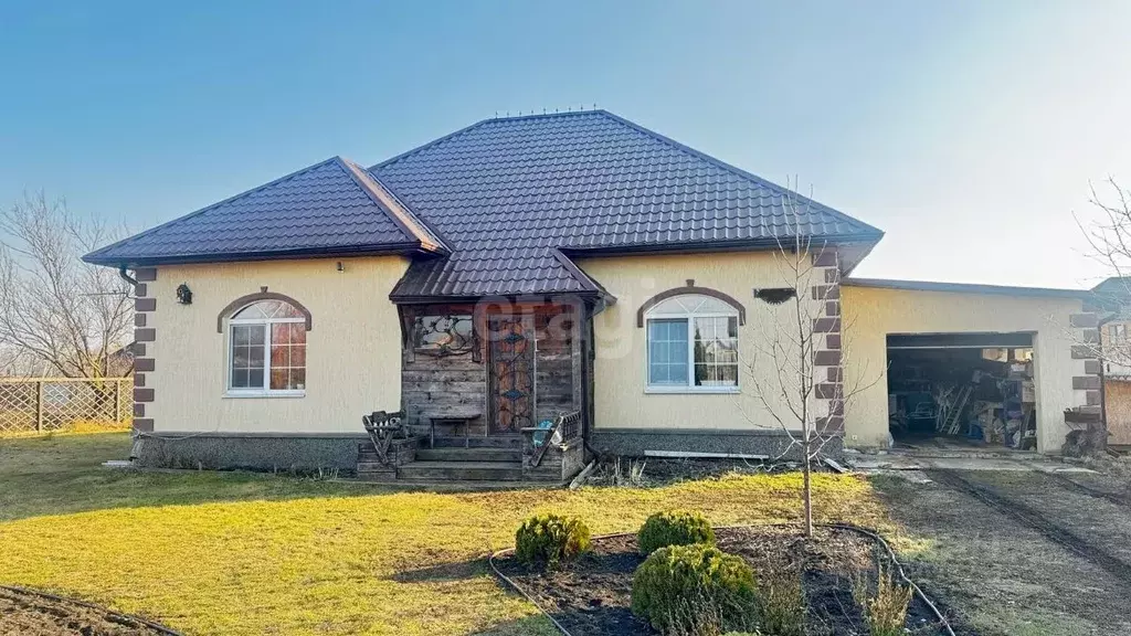 Дом в Белгородская область, Белгородский район, Никольское с/пос, с. ... - Фото 1