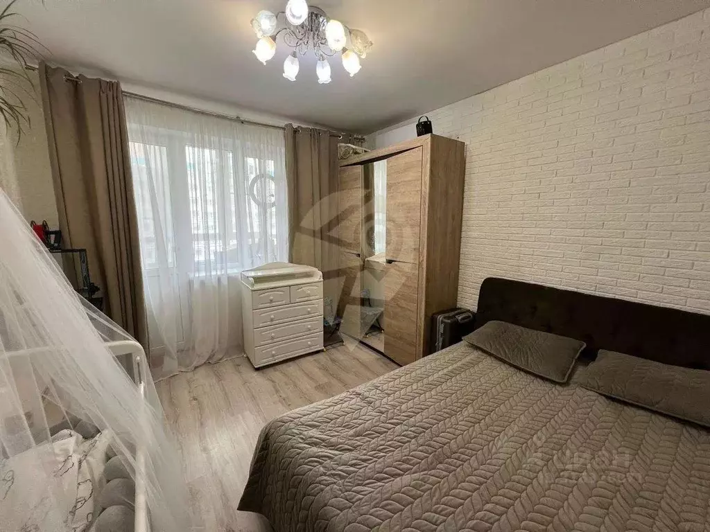 2-к кв. Белгородская область, Старый Оскол Степной мкр, 18 (62.23 м) - Фото 0