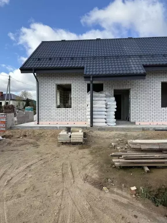 Дом в Пермский край, Краснокамский муниципальный округ, пос. Ласьва ... - Фото 1