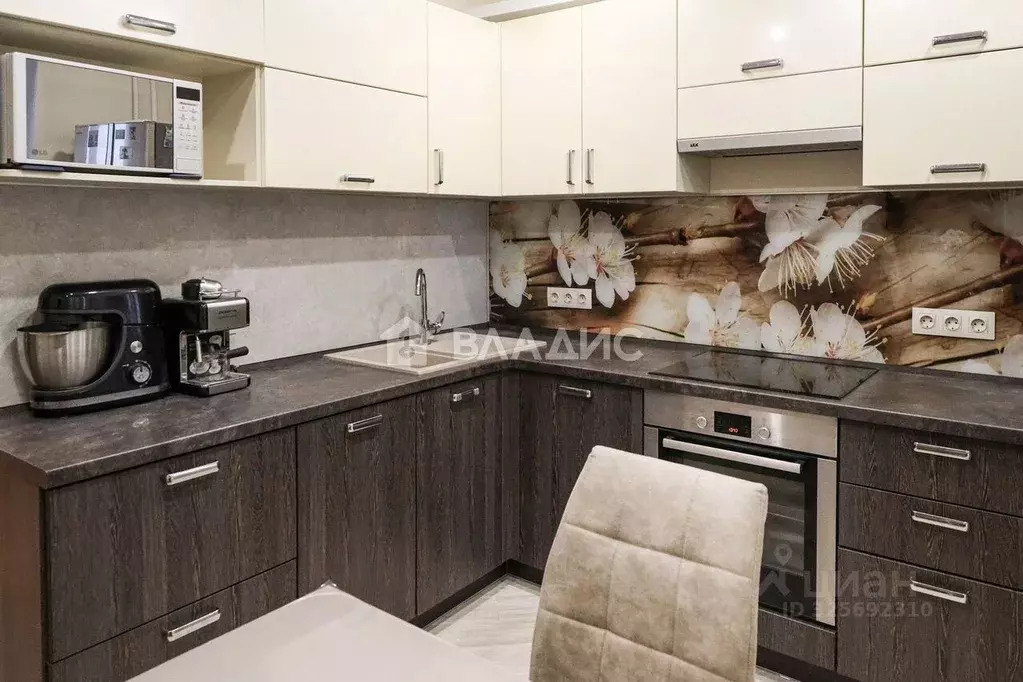 3-к кв. Санкт-Петербург пос. Парголово, ул. Валерия Гаврилина, 3к1 ... - Фото 0