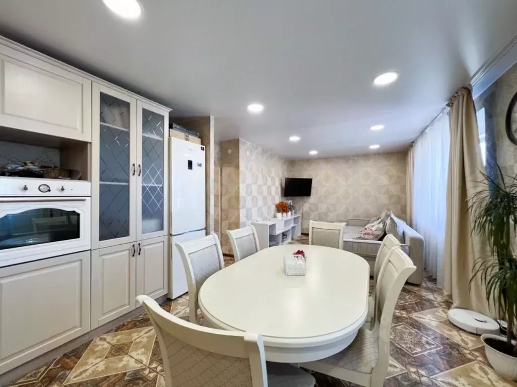 4-к кв. Псковская область, Псков Индустриальная ул., 6А (130.0 м) - Фото 1