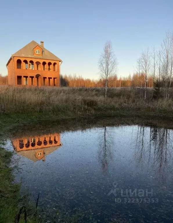 Дом в Смоленская область, с. Хмелита  (300 м) - Фото 1