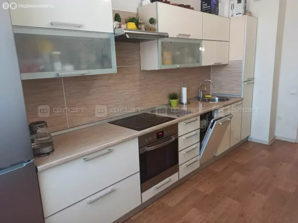 2-комнатная квартира: Казань, улица Хусаина Мавлютова, 42 (61.6 м) - Фото 1