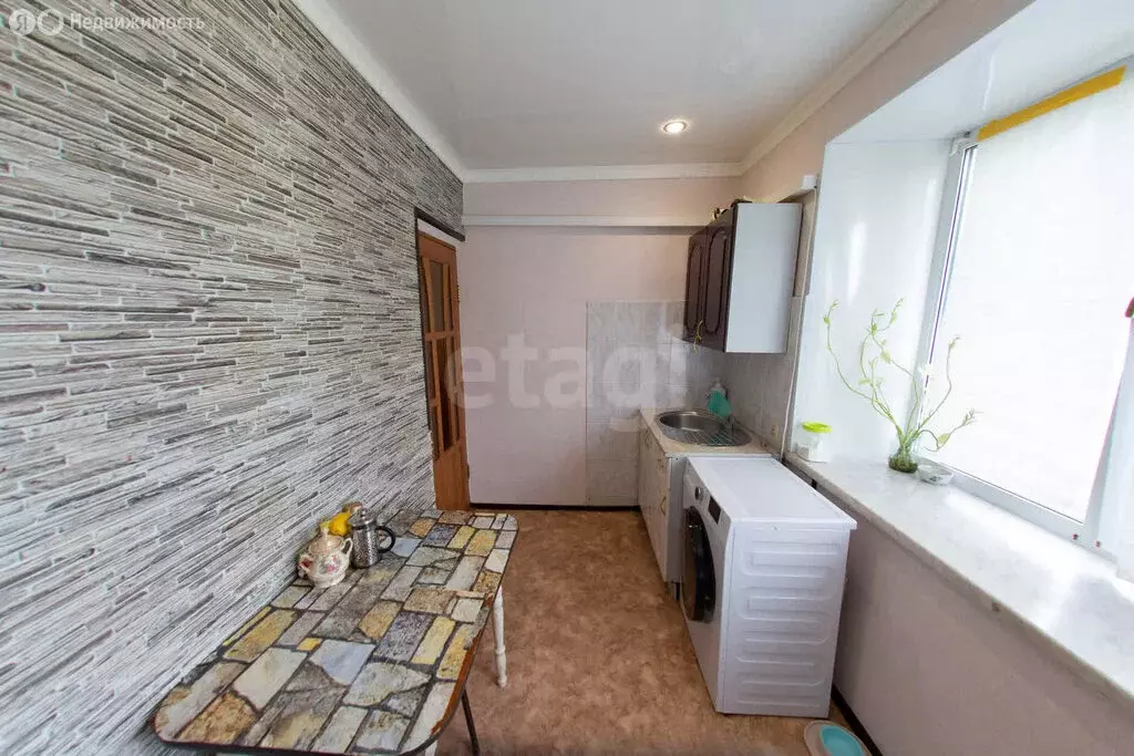 3-комнатная квартира: Альметьевск, проспект Габдуллы Тукая, 61к2 (41.1 ... - Фото 2