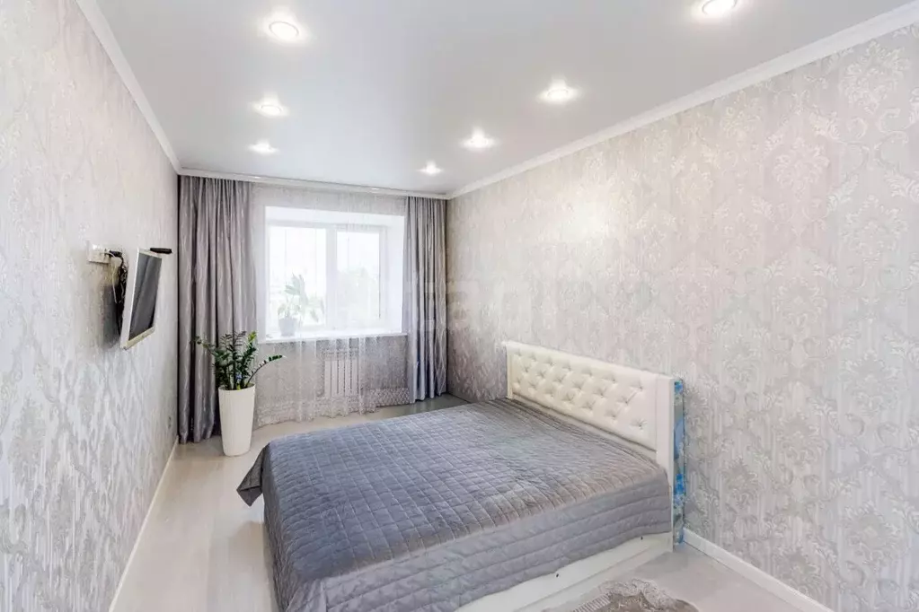 3-к кв. Тюменская область, Тюмень ул. Мельникайте, 144А (78.9 м) - Фото 1