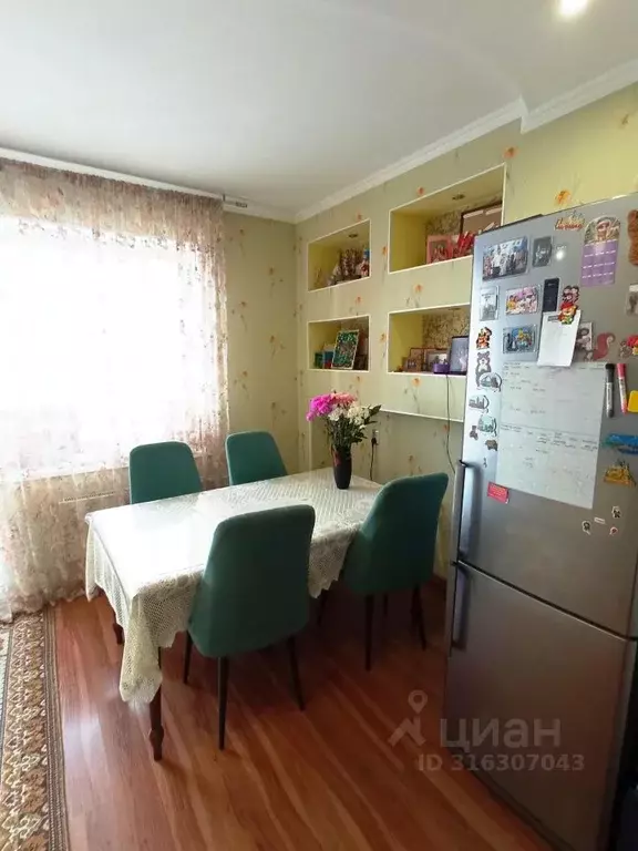 3-к кв. Омская область, Омск Омская ул., 109/1 (82.4 м) - Фото 0