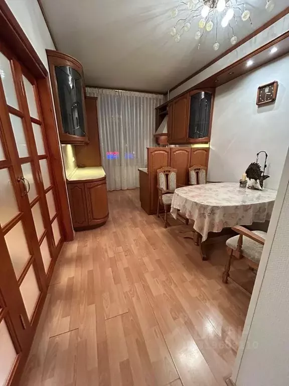 3-к кв. Омская область, Омск Ленинградская пл., 6 (80.2 м) - Фото 1