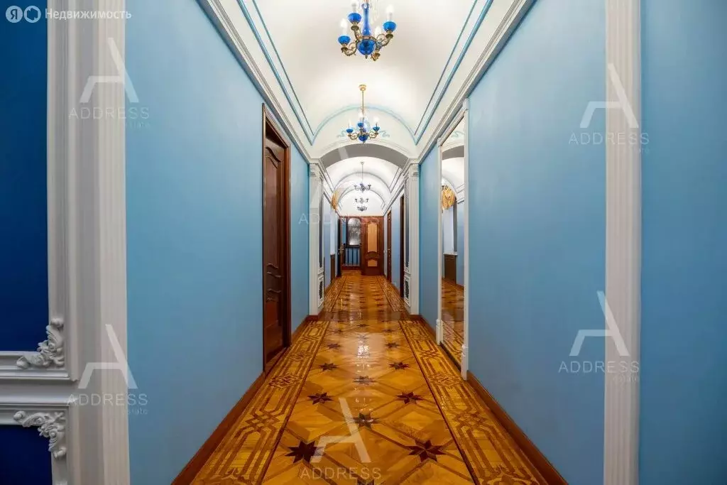 3-комнатная квартира: Санкт-Петербург, Наличная улица, 19 (140 м) - Фото 1