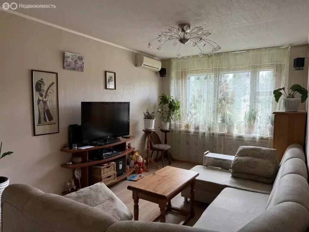 3-комнатная квартира: Киров, улица Свободы, 13 (63.4 м) - Фото 0