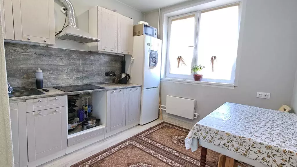 2-к кв. Московская область, Лобня ул. Чехова, 12 (56.9 м) - Фото 1