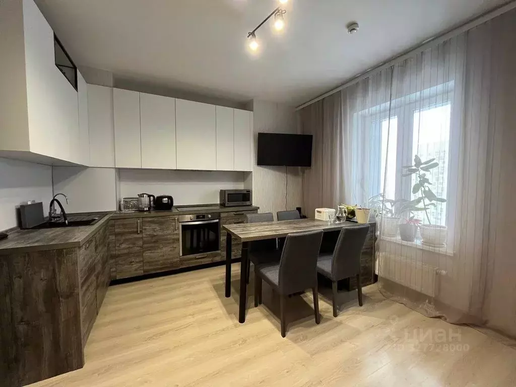 3-к кв. Пермский край, Пермь ул. Революции, 52В (69.9 м) - Фото 1