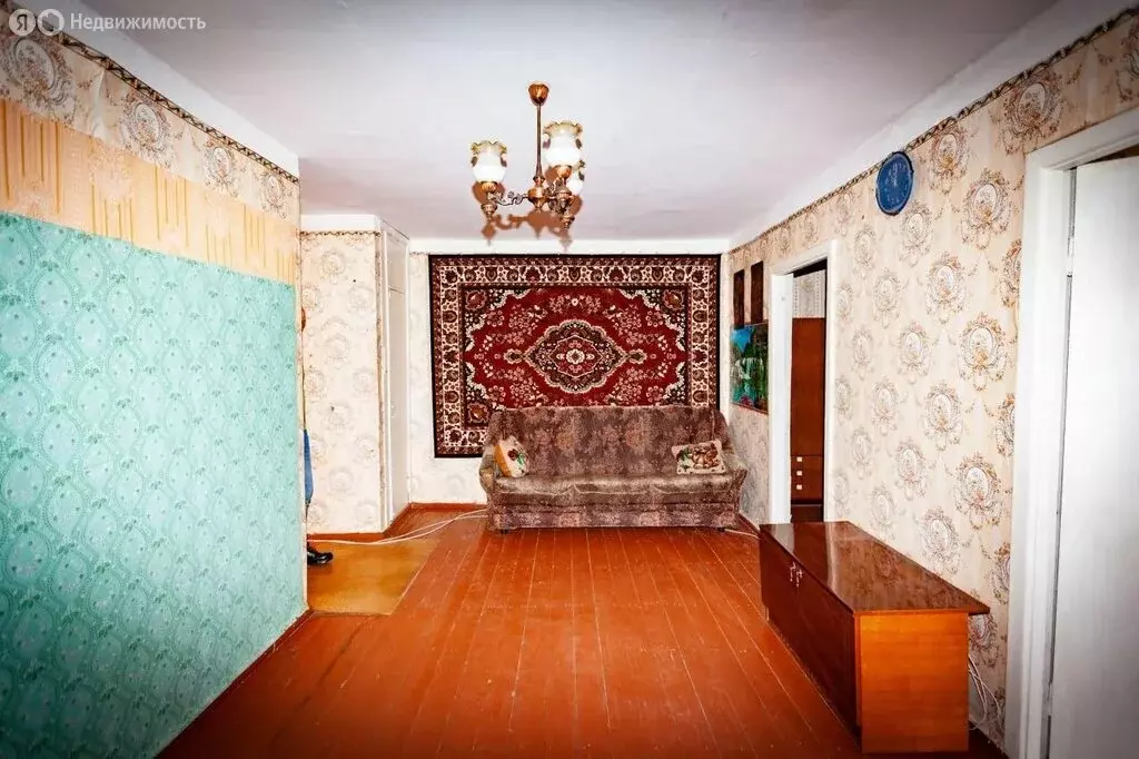 4-комнатная квартира: Малая Вишера, Пушкинская улица, 46 (60 м) - Фото 1
