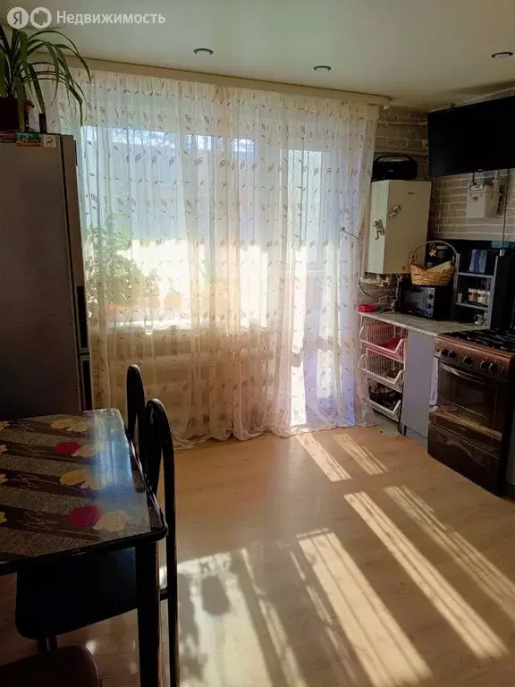 2-комнатная квартира: Ейск, улица Щорса, 38/2 (60 м) - Фото 1